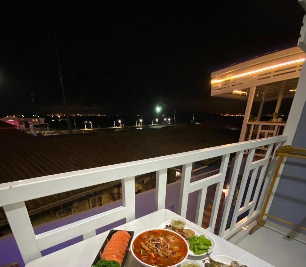 Baan Tipsukon Bed & Breakfast Ко Ларн Екстериор снимка