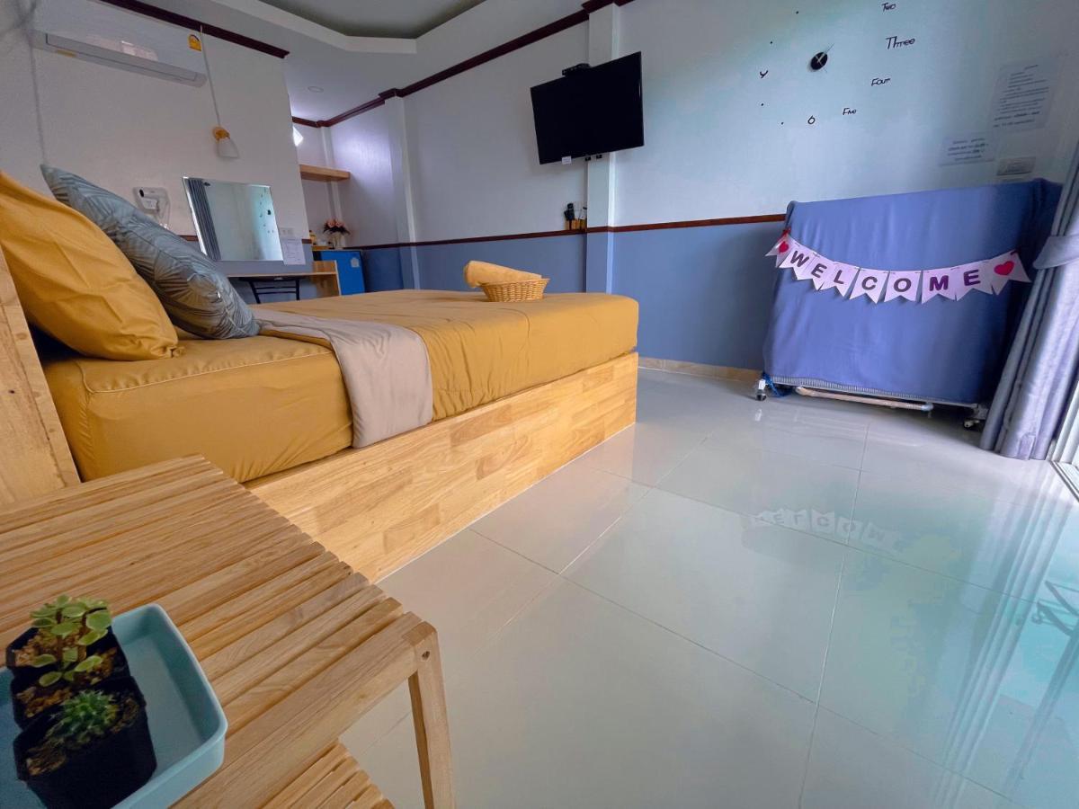 Baan Tipsukon Bed & Breakfast Ко Ларн Екстериор снимка