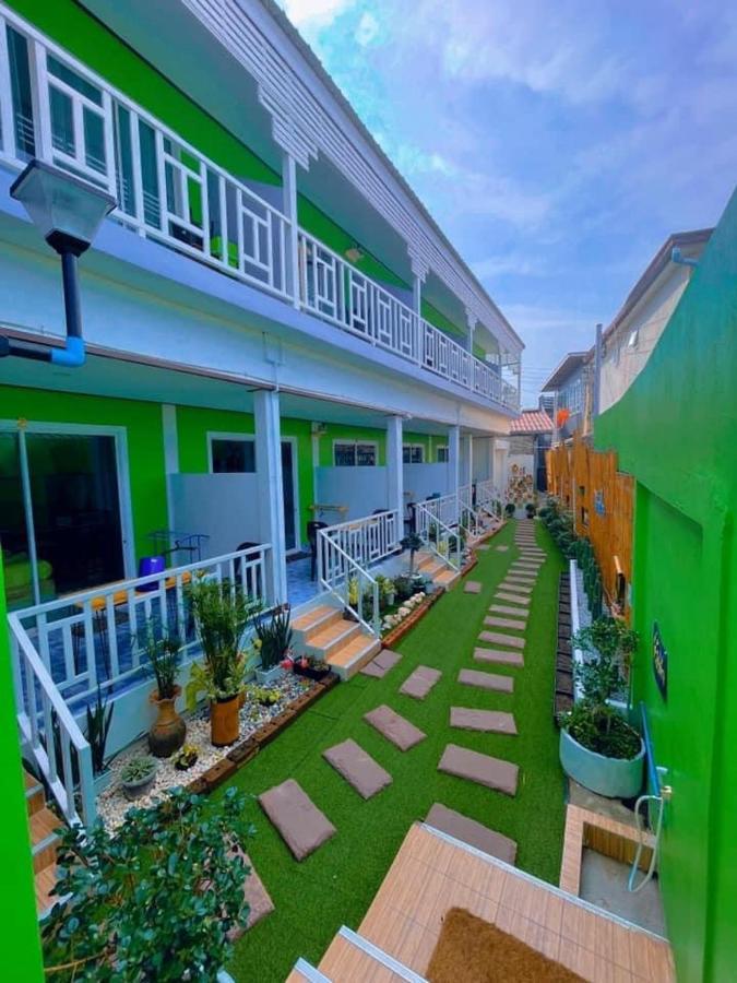 Baan Tipsukon Bed & Breakfast Ко Ларн Екстериор снимка