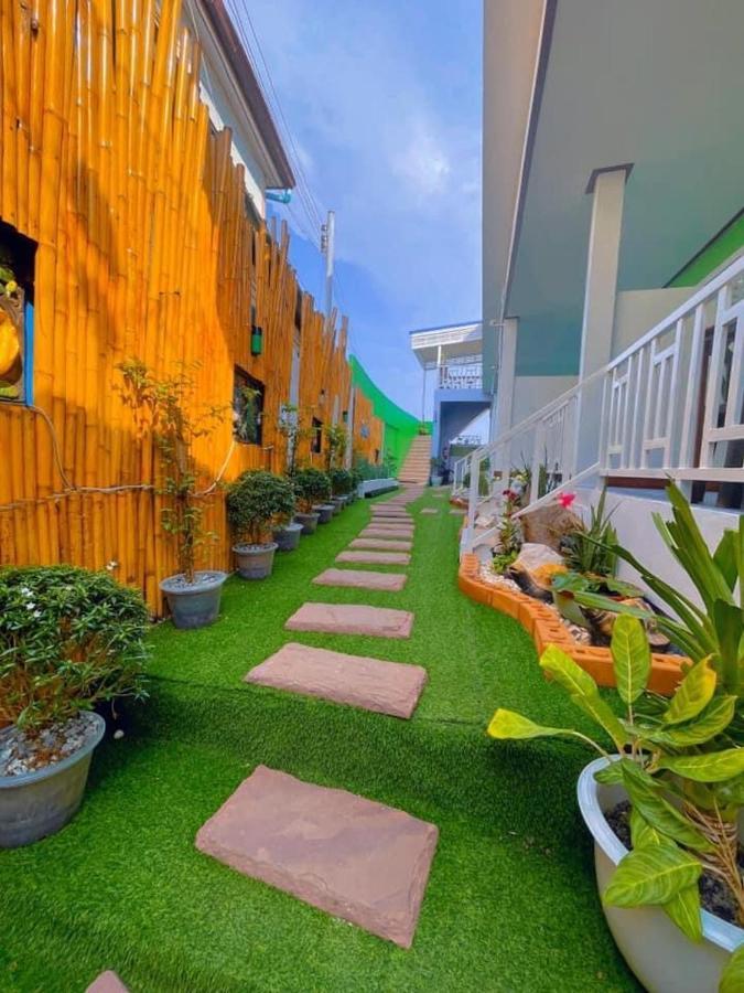 Baan Tipsukon Bed & Breakfast Ко Ларн Екстериор снимка