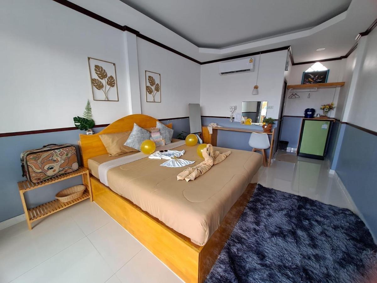 Baan Tipsukon Bed & Breakfast Ко Ларн Екстериор снимка