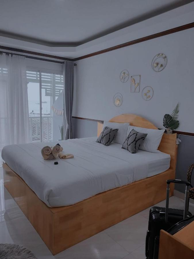 Baan Tipsukon Bed & Breakfast Ко Ларн Екстериор снимка